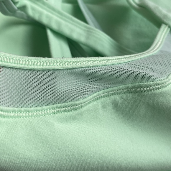 Bundle of two lululemon tank top size 4 - Picture 11 of 11